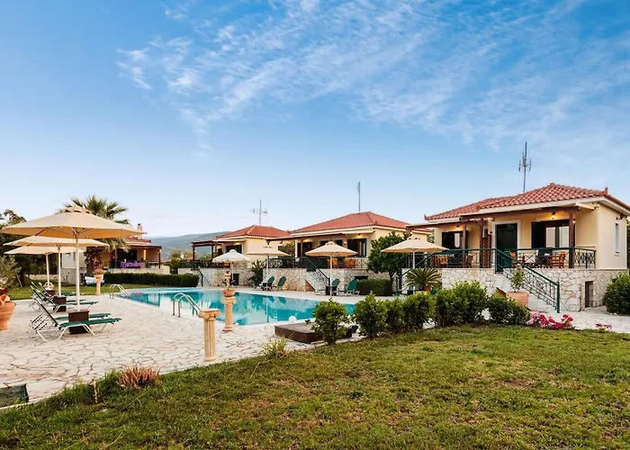 Dukes Poolside Houses