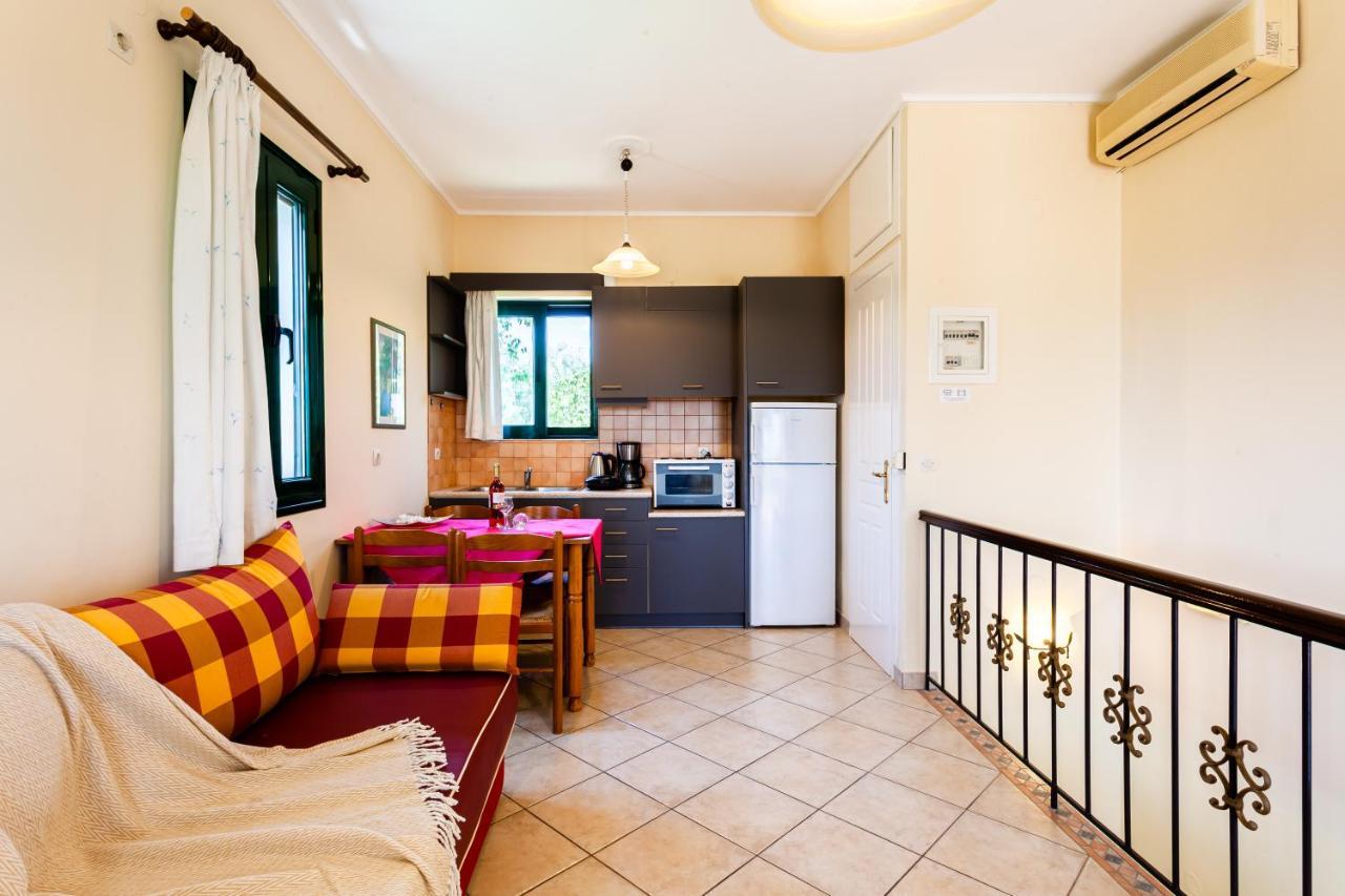 Dukes Poolside Apartament